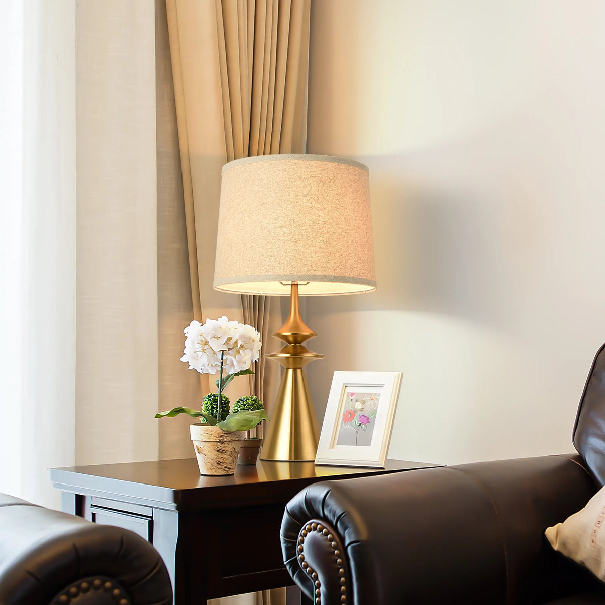 Modern Table Lamp Iron Base For Living Room And Bedroom